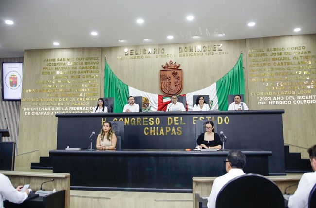JUAN CARLOS MORENO GUILLÉN ATESTIGUA SESIÓN LEGISL...